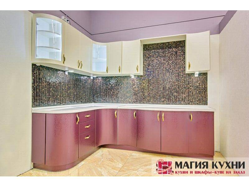 кухня с плавными линиями в Махачкале