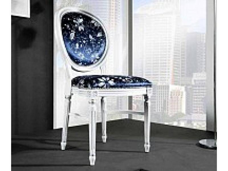 стул p66 белый с патиной и серебряными деталями / ткань uph gene 3057 light blue в Махачкале