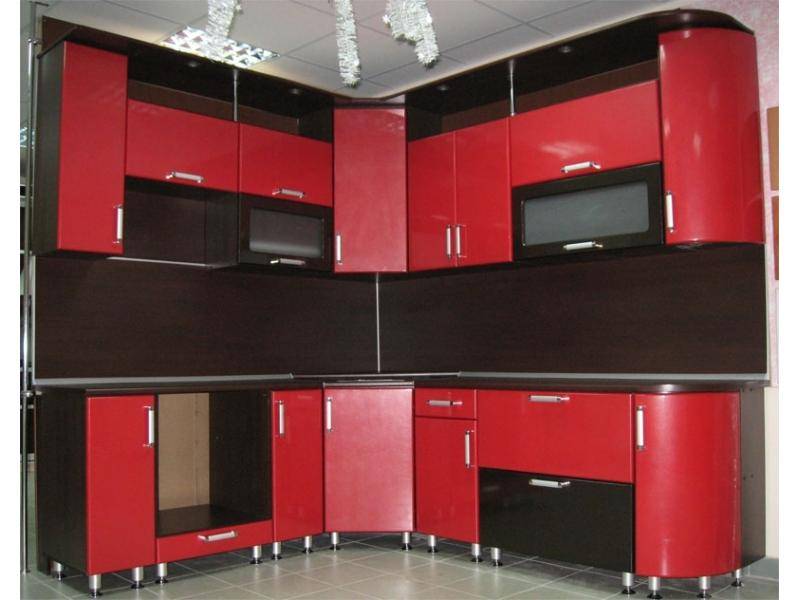 угловая красная кухня в Махачкале