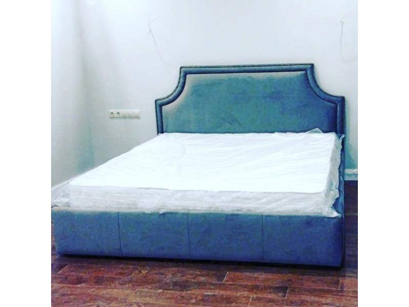 двуспальная кровать в Махачкале