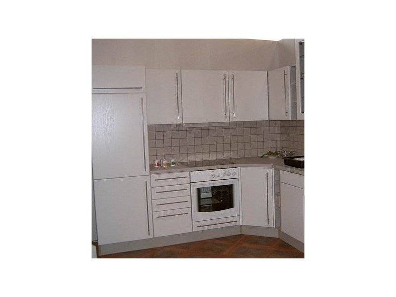 угловая белая кухня в Махачкале