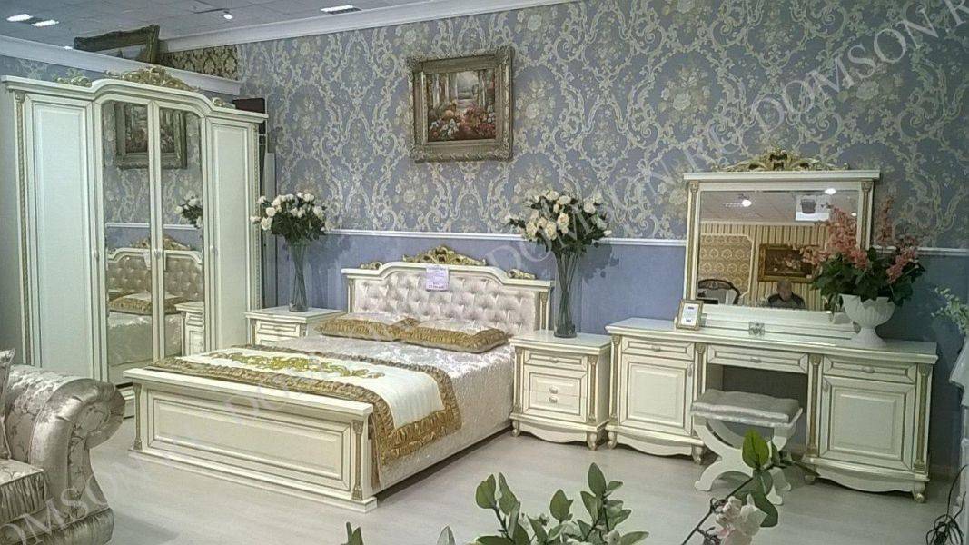 светлый спальный гарнитур в Махачкале