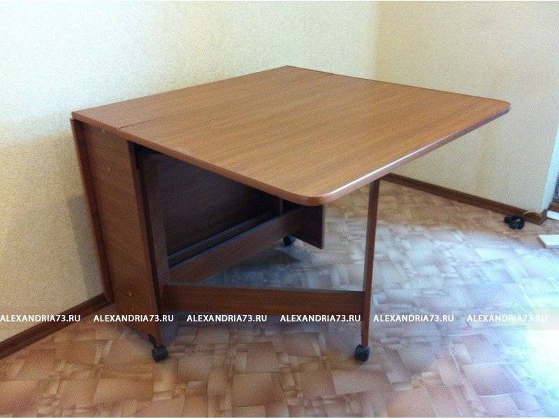 стол книжка в Махачкале