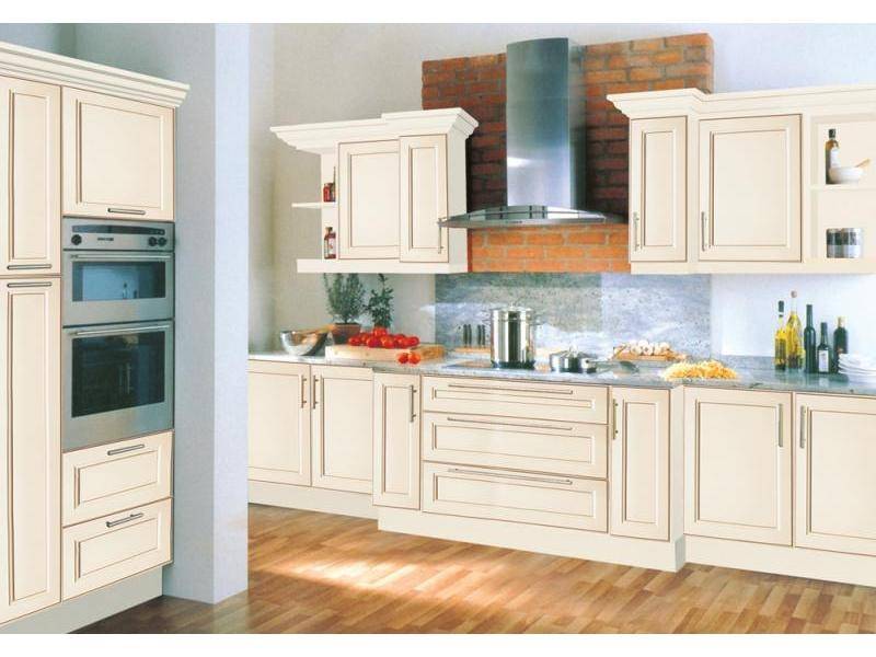 светлая кухня аттико в Махачкале