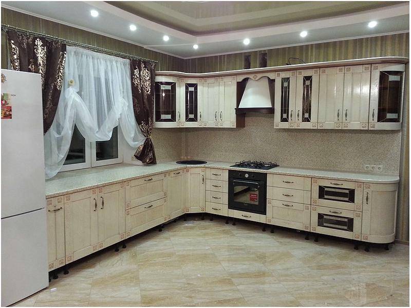 угловая кухня в Махачкале