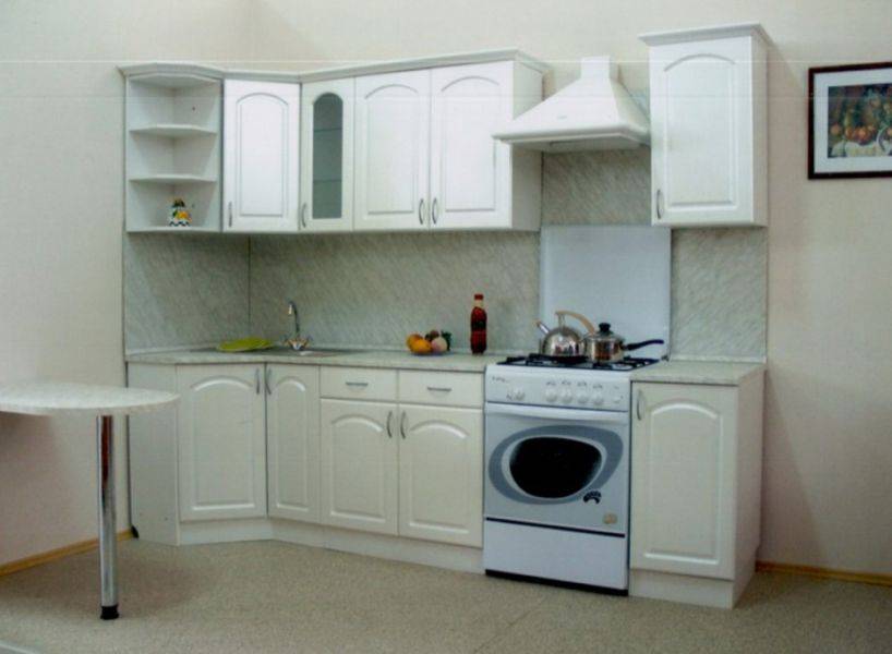 угловая белая кухня в Махачкале