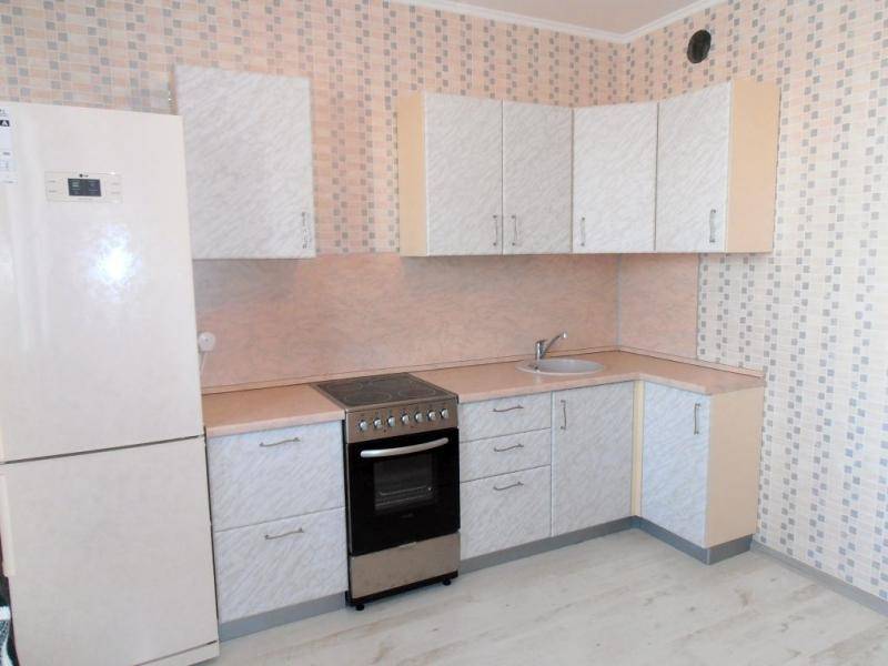 простая угловая кухня в Махачкале
