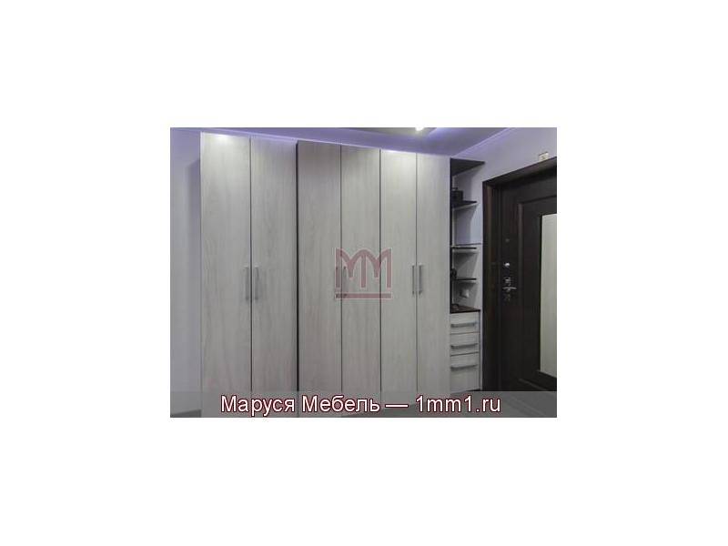 узкая прихожая в Махачкале