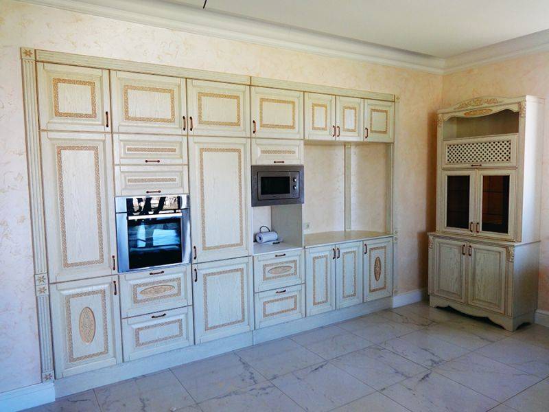 большая встроенная кухня в Махачкале
