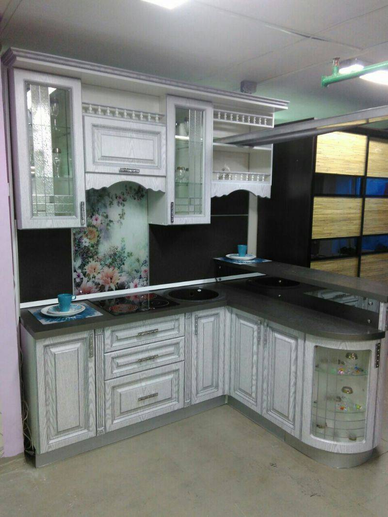 кухонный гарнитур с нанесением патины в Махачкале