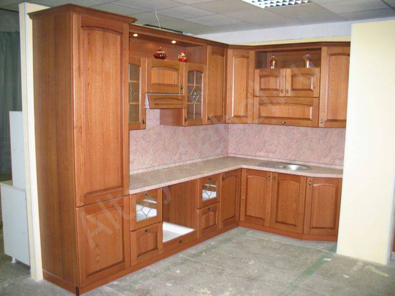 большая угловая кухня в Махачкале
