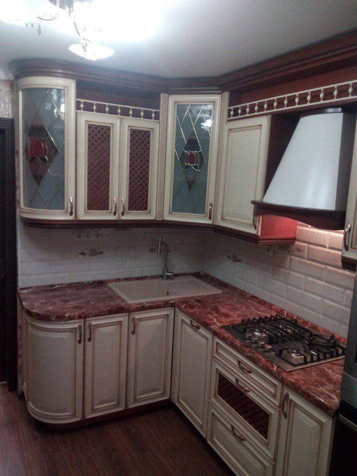 угловая маленькая кухня в Махачкале