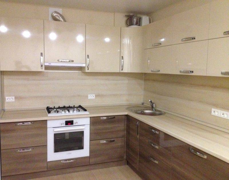 бежевая угловая кухня в Махачкале