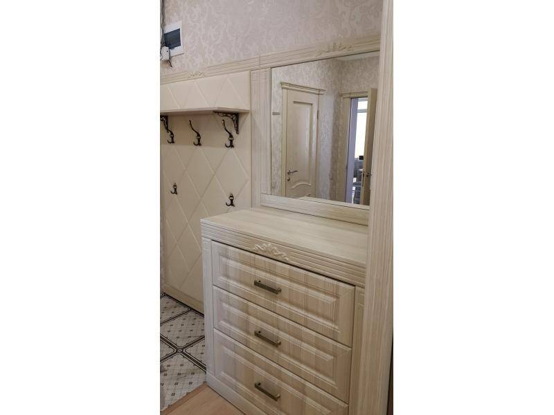 прихожая с комодом в Махачкале