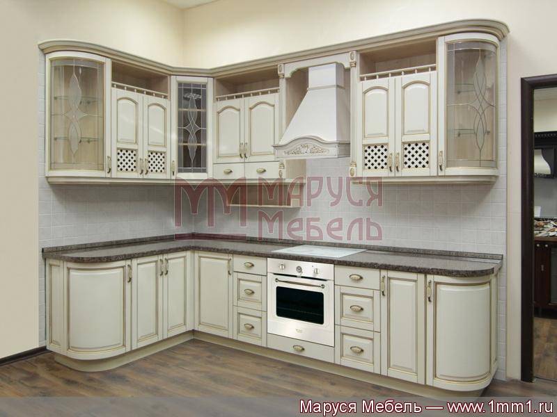 кухня угловая классика массив в Махачкале