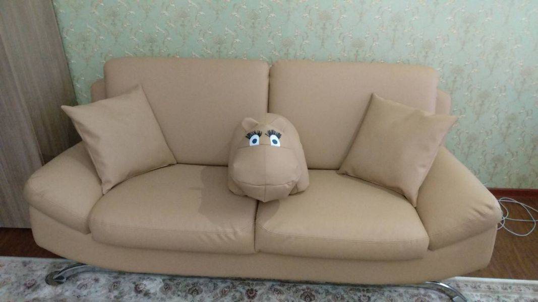 светлый прямой диван в Махачкале