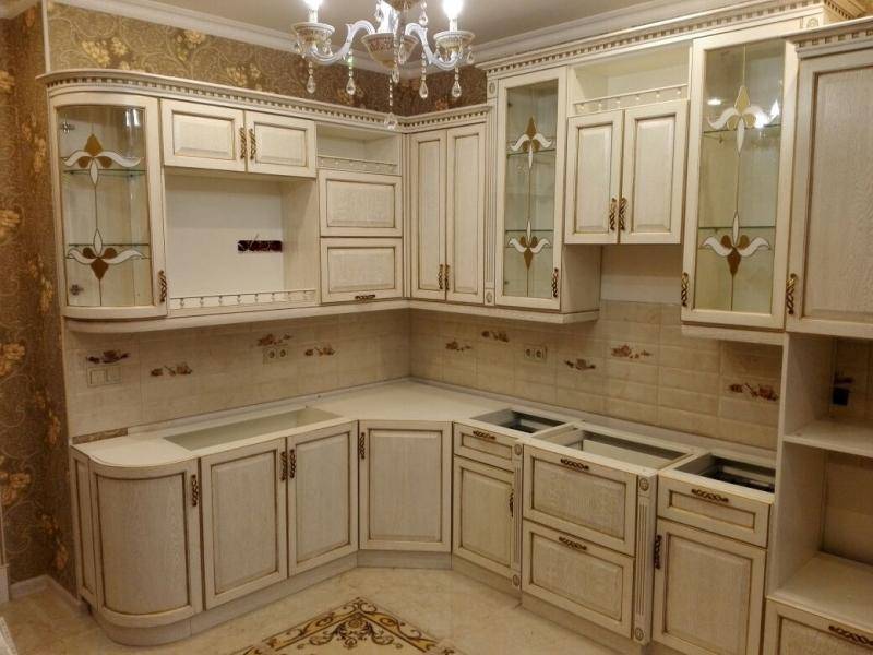 угловая кухня классическая в Махачкале
