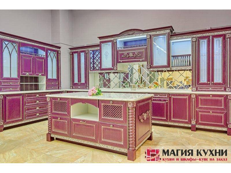 красная стильная кухня luxury в Махачкале