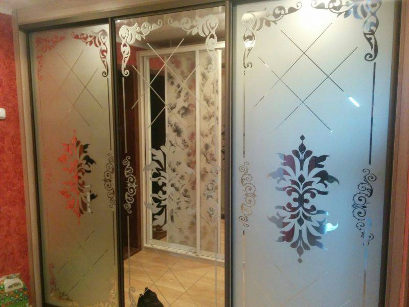 красивый шкаф-купе в прихожую в Махачкале