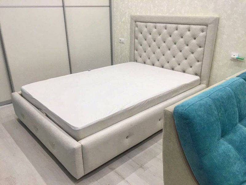 мягкая кровать со стразами в Махачкале