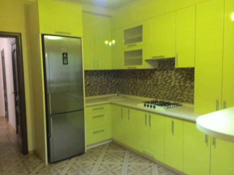 салатовая угловая кухня в Махачкале