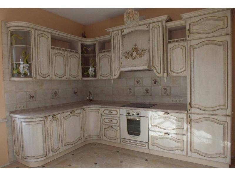 светлый кухонный гарнитур в Махачкале