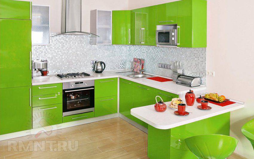 кухня 17 из пластика с барной стойкой в Махачкале
