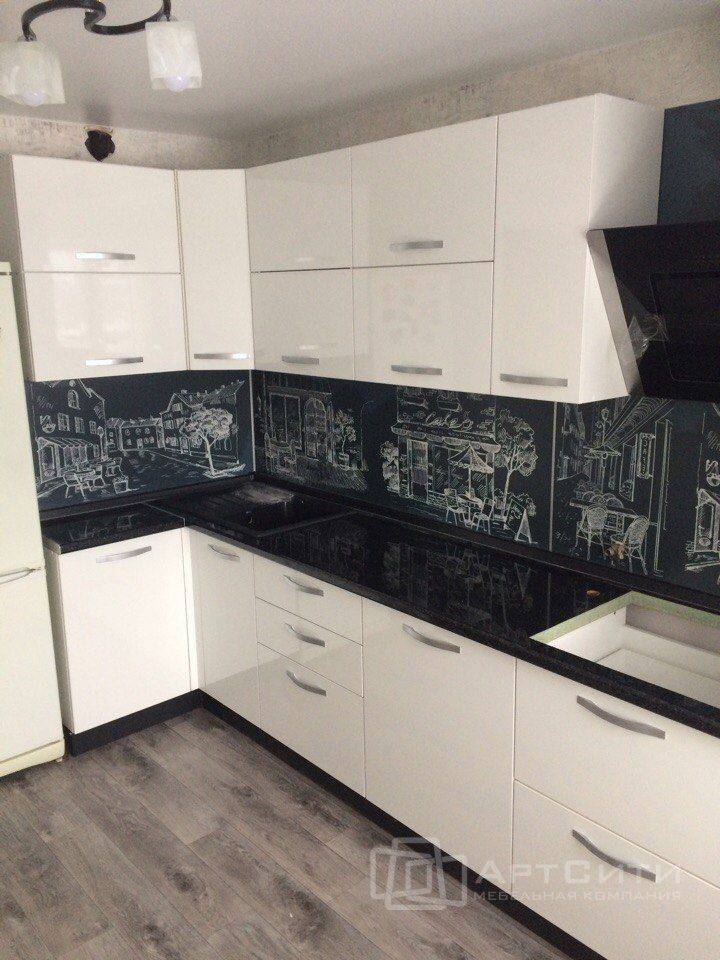 угловая глянцевая кухня в Махачкале