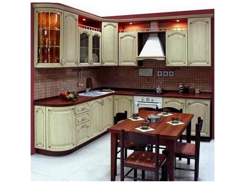 угловая кухня классика в Махачкале