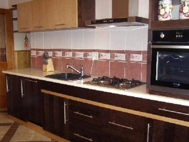 кухонный гарнитур прямой массив в Махачкале