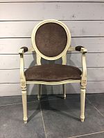 кресло с овальной спинкой «медальон», фасад слоновая кость антик, ткань velvet lux 53 в Махачкале